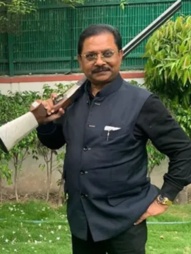 Dheeraj-Sahu-Income-Tax-Raid-1